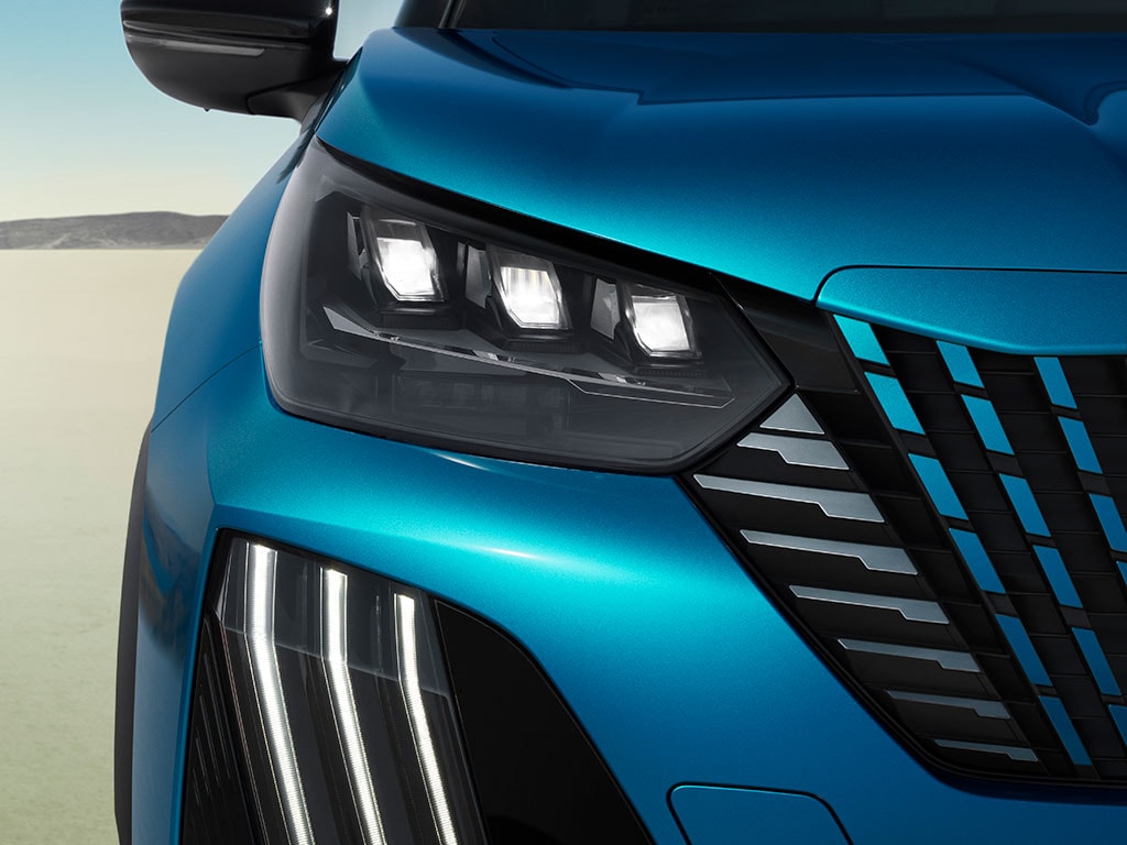 Nouveau PEUGEOT E-2008 feux avant à LED