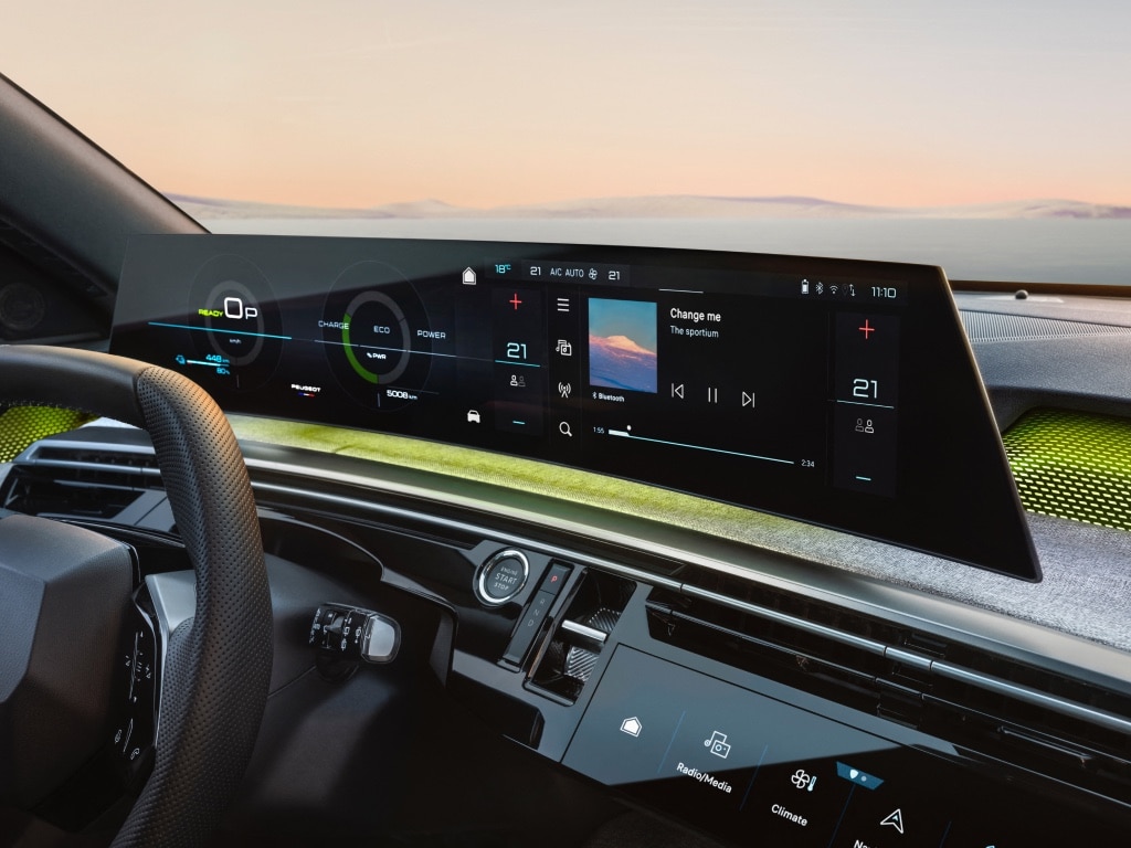 PEUGEOT i-Connect® Advanced panoramisch aanraakscherm