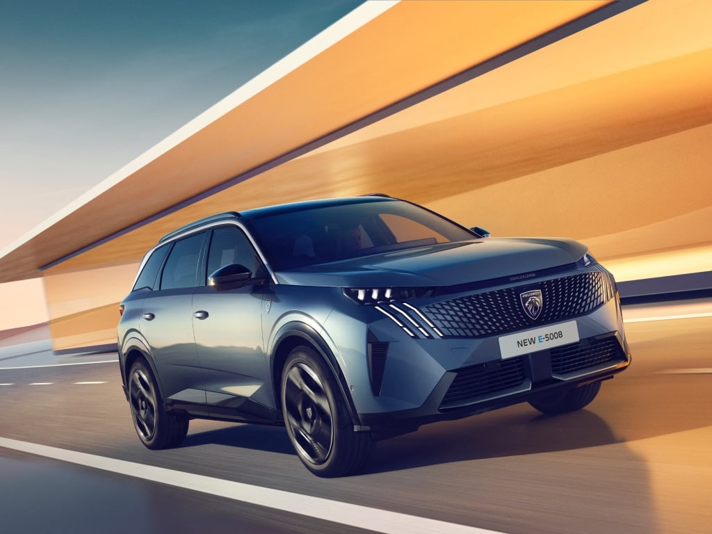 Nieuwe PEUGEOT E-5008 Blue Ingaro vooraanzicht