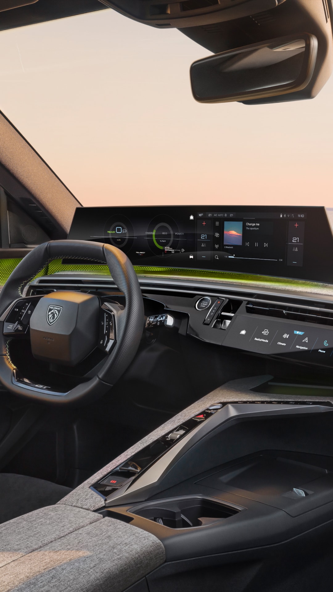 PEUGEOT Panoramic i-Cockpit 5008 Hybrid