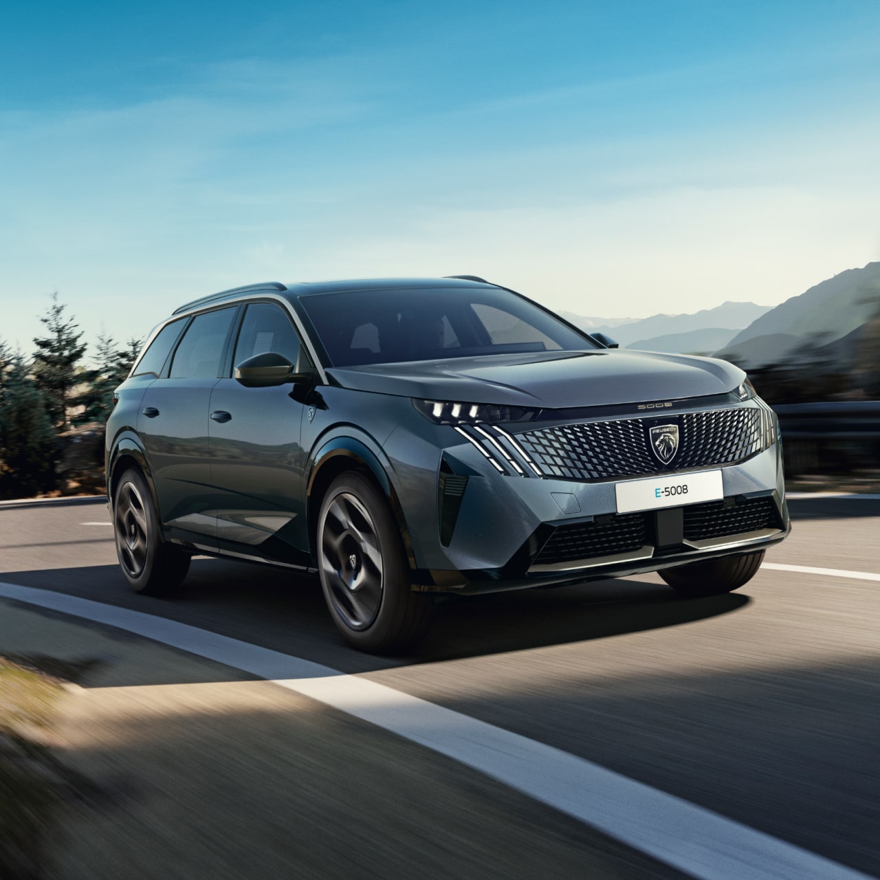 PEUGEOT E-5008 Dual Motor vooraanzicht