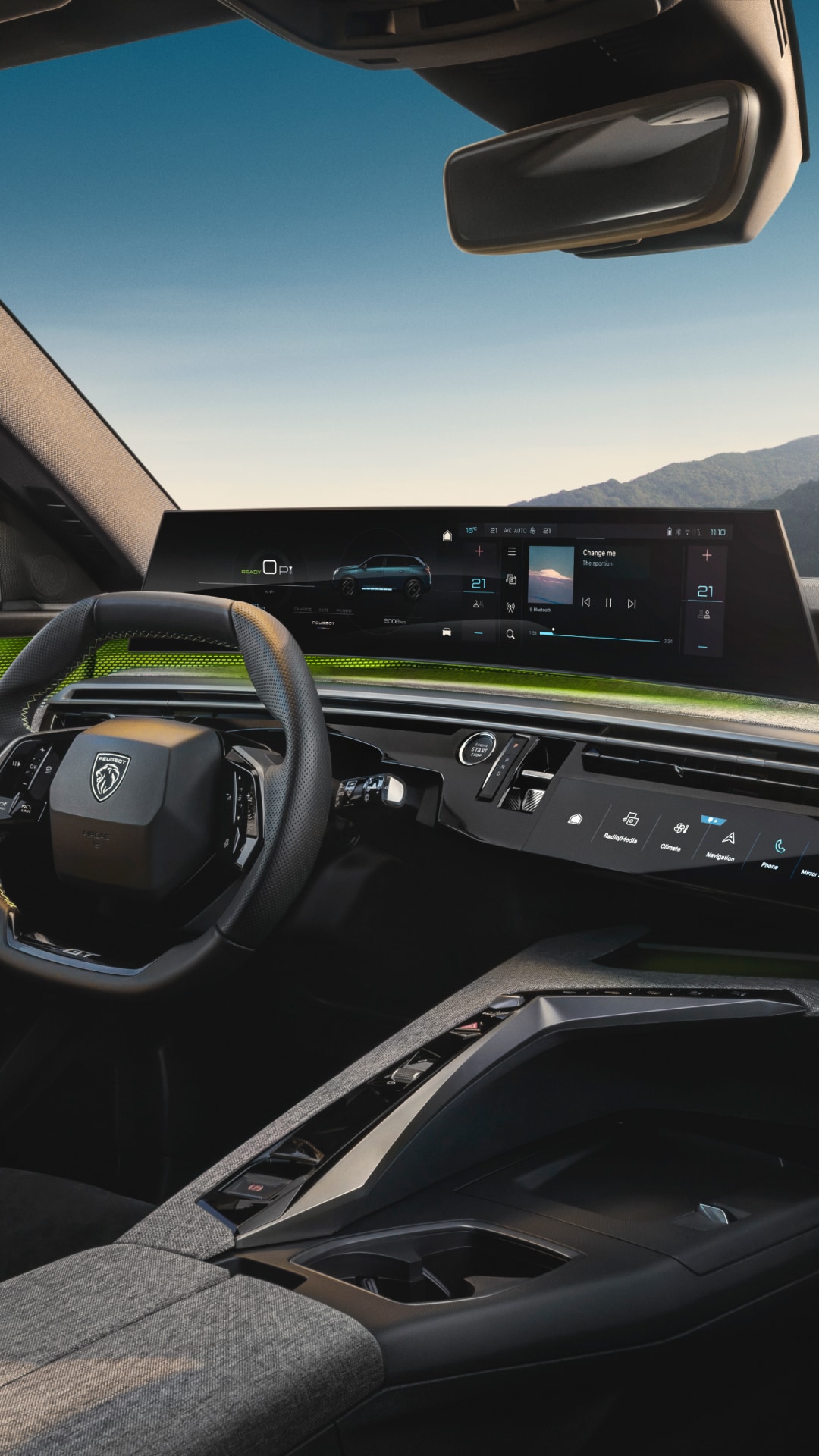 PEUGEOT Panoramic i-CockpitĀ® E-5008