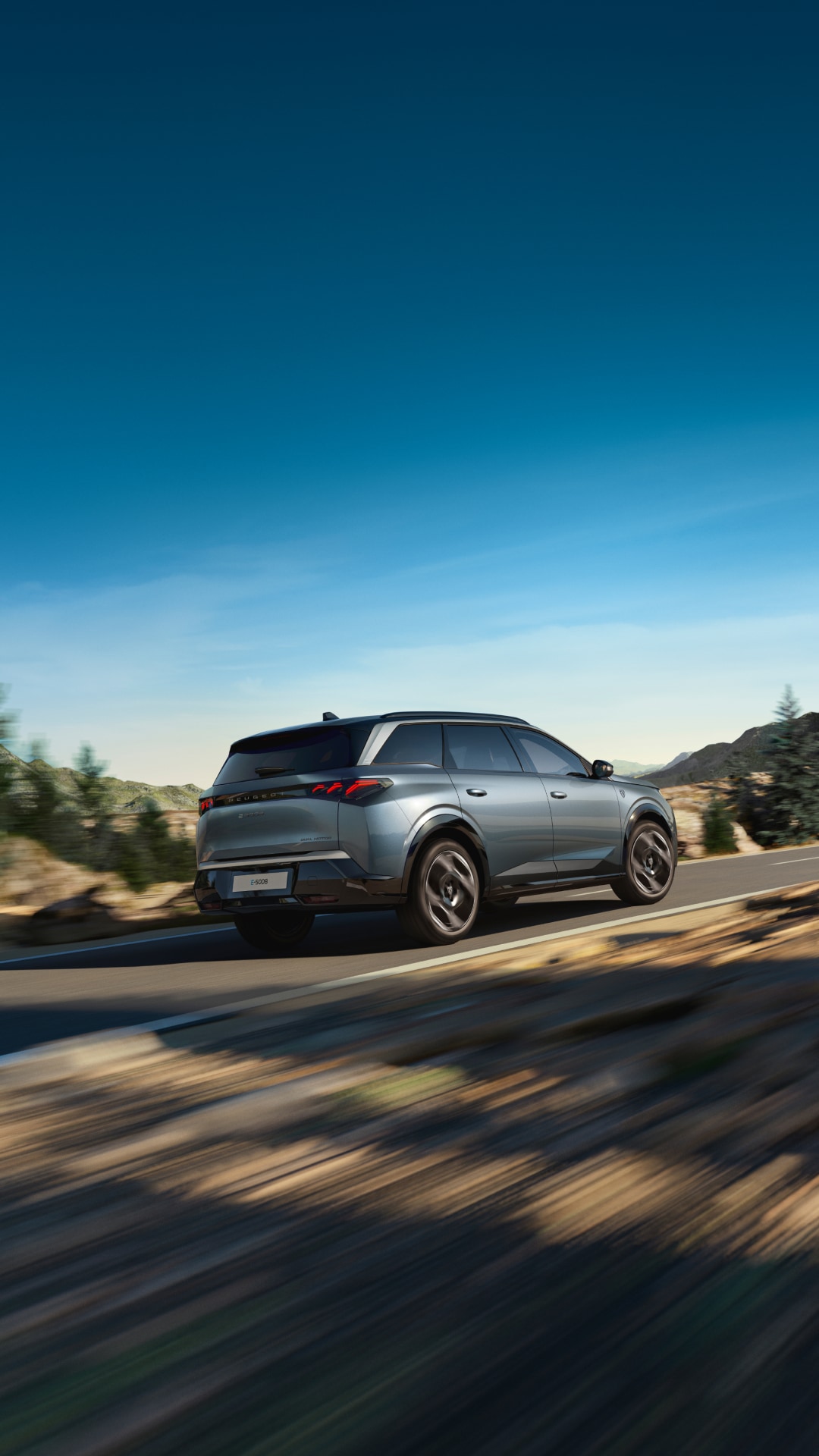 PEUGEOT E-5008 DUAL MOTOR AWD achteraanzicht