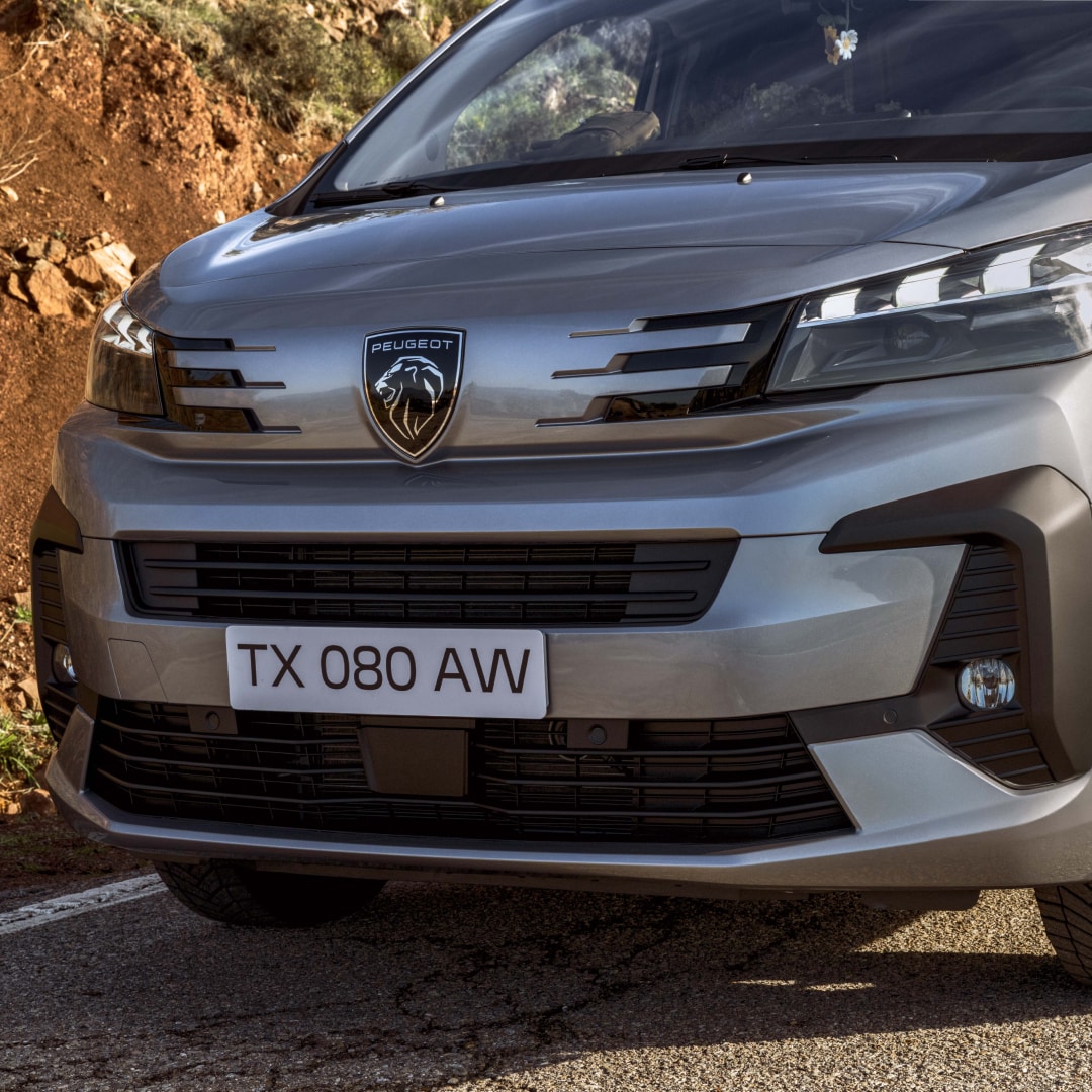 PEUGEOT Expert front face