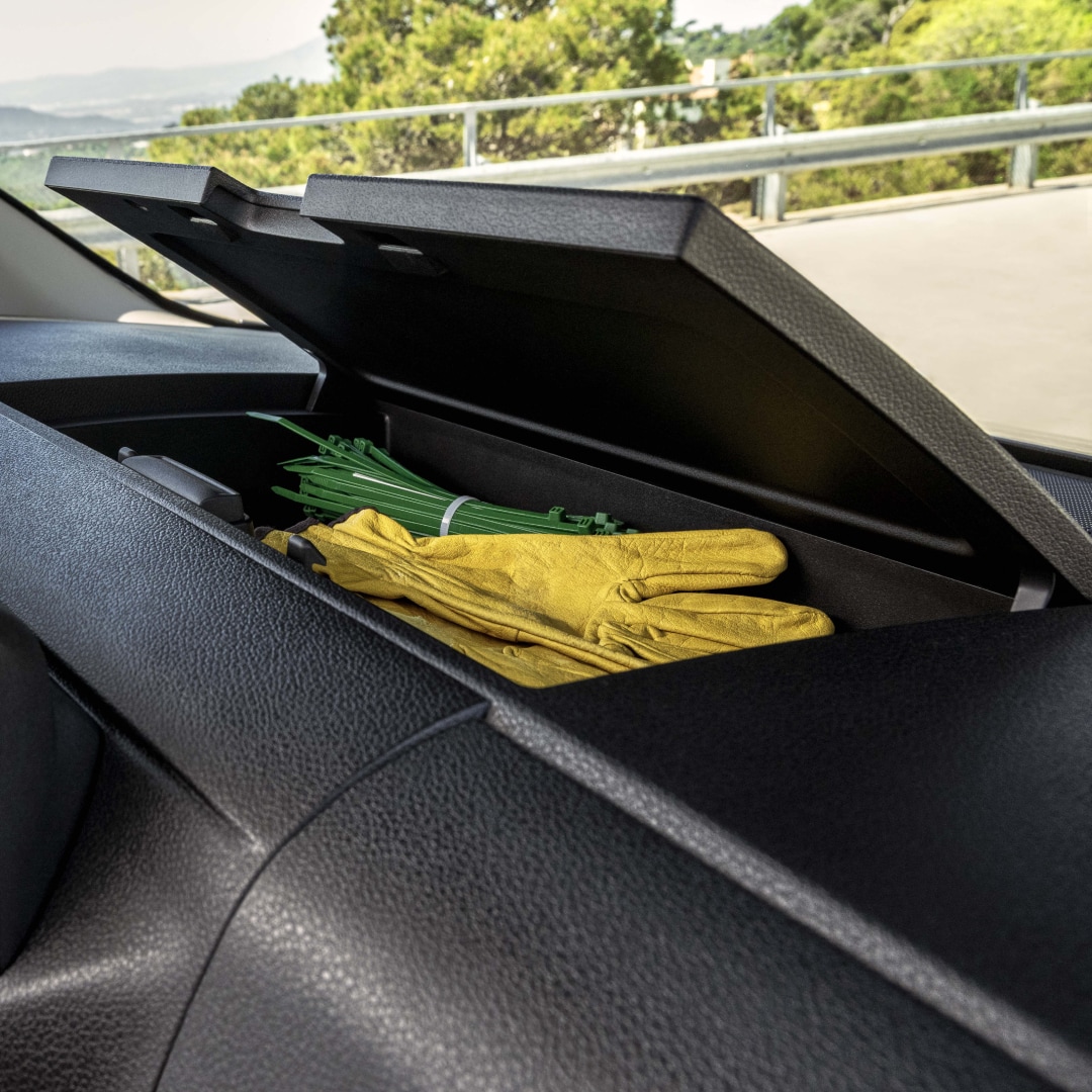 PEUGEOT Expert, interior storage