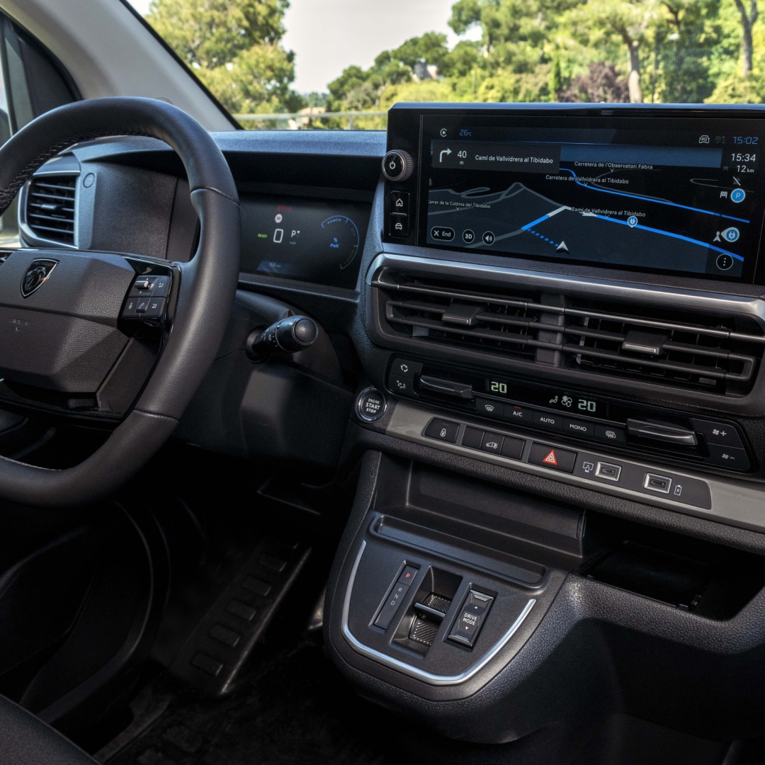 PEUGEOT E-Expert ergonomic cockpit