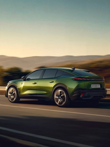 New PEUGEOT E-408 driving aids
