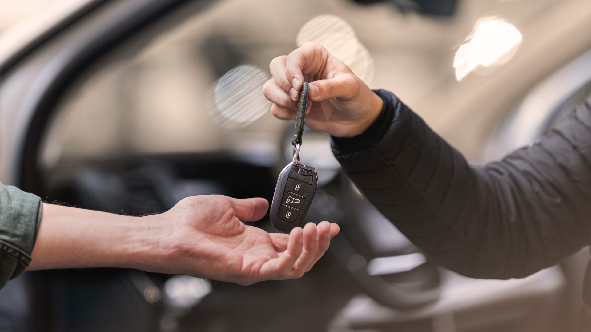 PEUGEOT Professional Center, overhandiging van sleutels